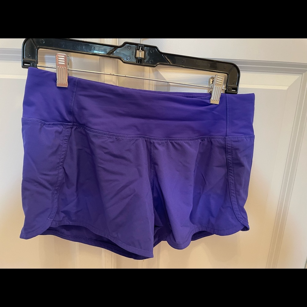 EUC Lululemon running short in indigo.  Size 6.
